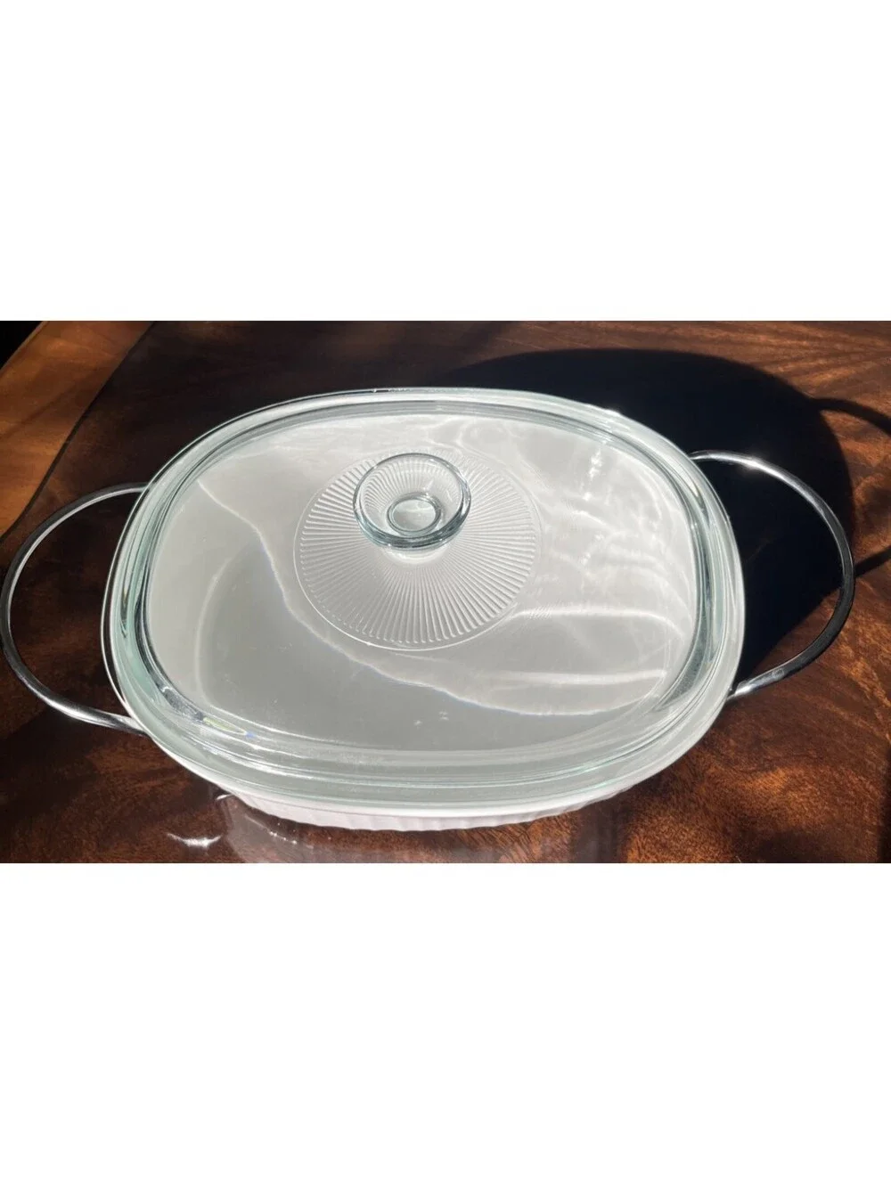 CorningWare French White 2.5 Qt Oval Casserole Dish Glass Lid Metal Cradle